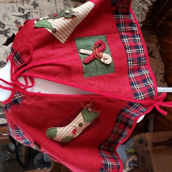 Home Interiors and Gifts | Tree Skirt - Picture 10 of 11